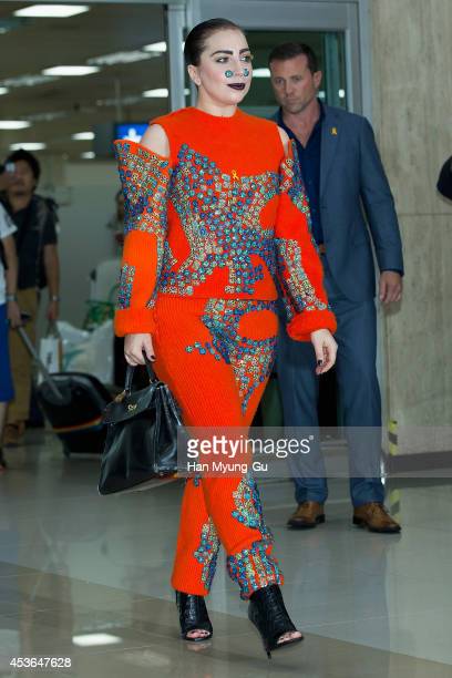 63 Lady Gaga Arrives In South Korea Photos and Premium High Res Pictures -  Getty Images